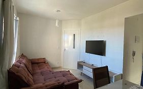 Apartamento de 2 quartos em condomínio com portaria 24h e localização excelente